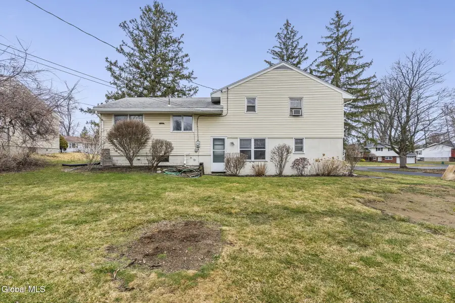 27 Eva Street, Latham, NY 12110 - #3