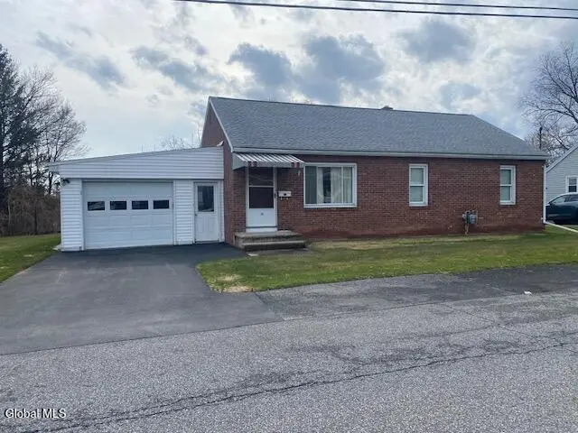 15 Braintree Street, Colonie, NY 12205 - #1