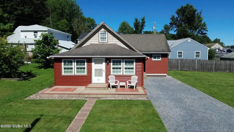 105 6th Street, Malta, NY 12866 - #2