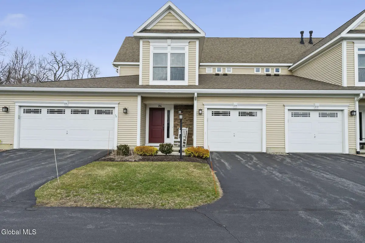 214 Lois Lane, Schenectady, NY 12304 - #1