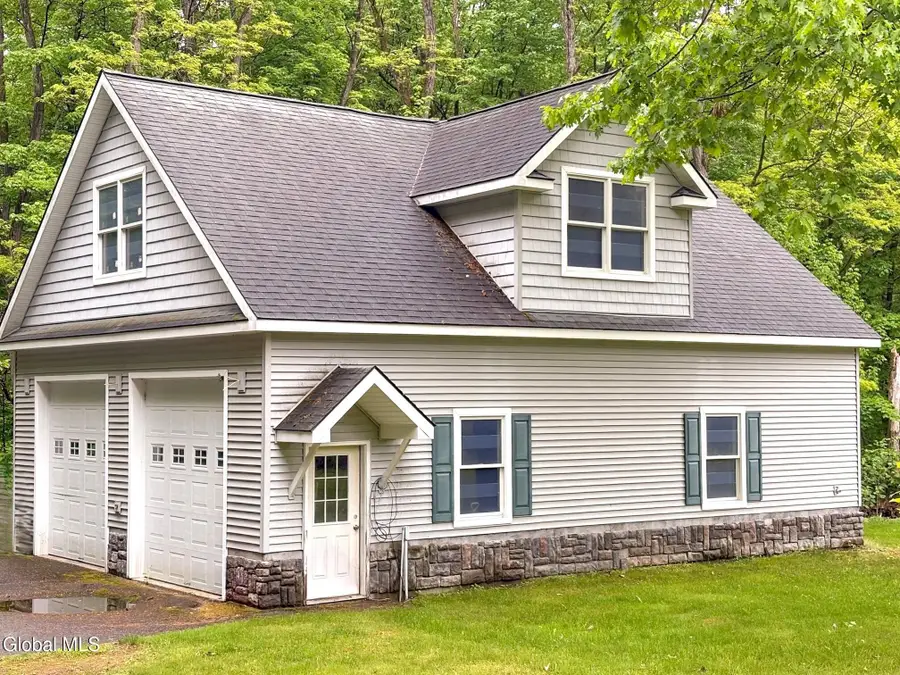 5 King James Court, Saratoga Springs, NY 12866 - #3