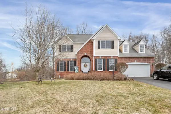 22 Wayfield Lane, Colonie, NY 12047