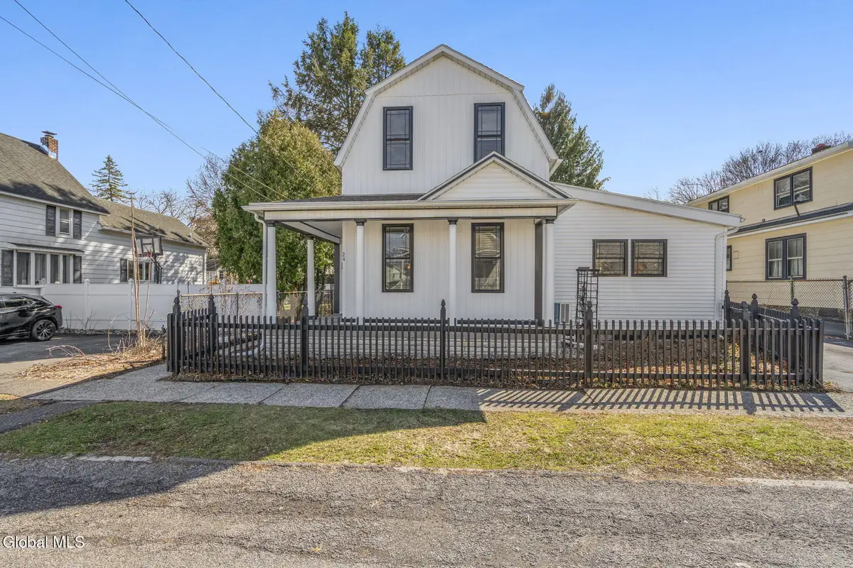 24 Craig Street, Watervliet, NY 12189 - #1