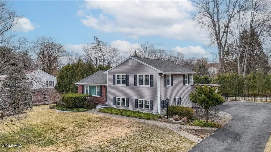 11 Gregory Lane, Loudonville, NY 12211 - #2