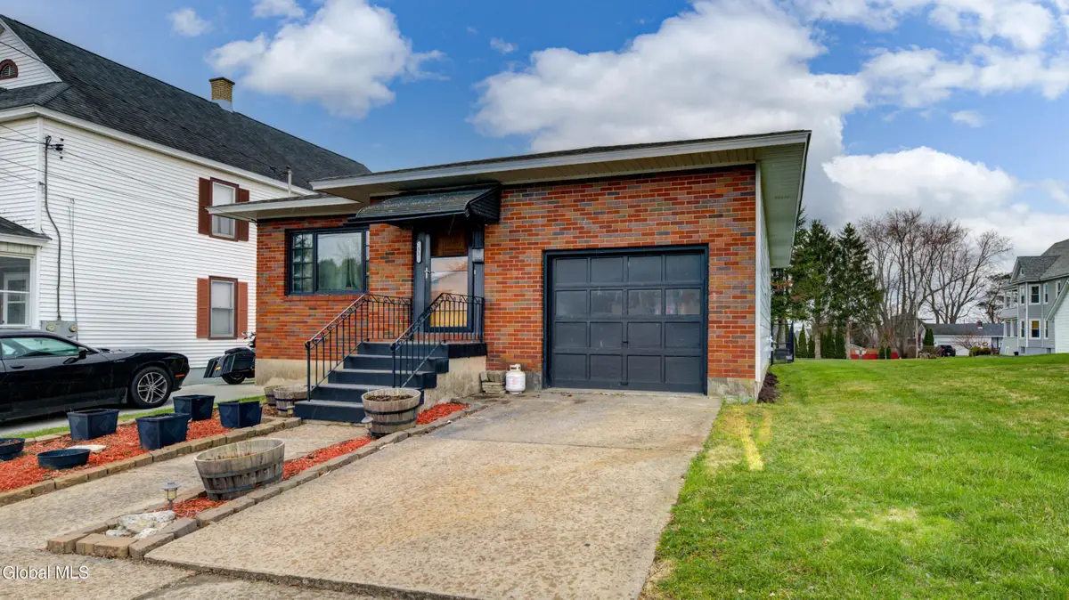 31 Catherine Street, Amsterdam, NY 12010 - #1