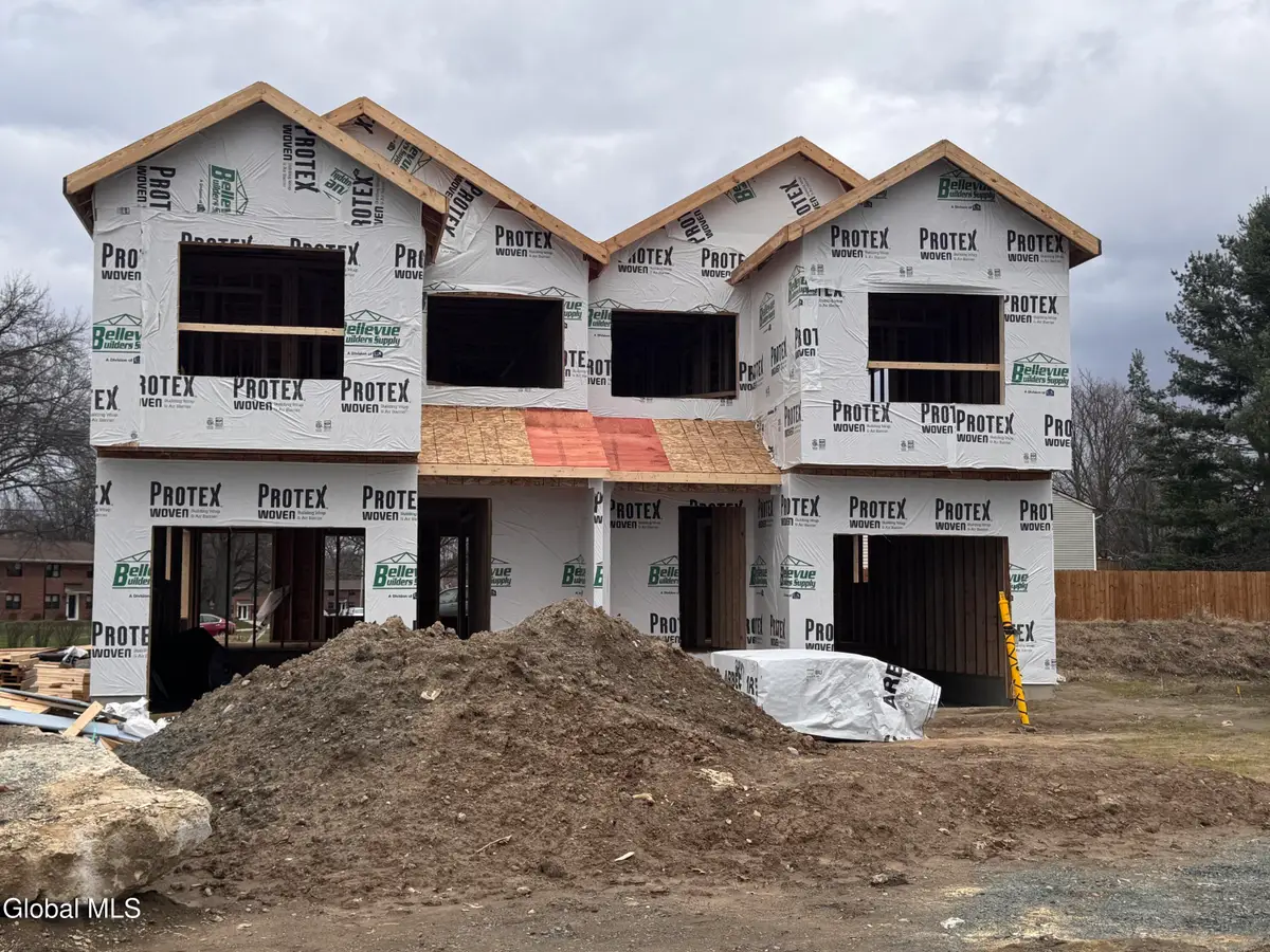 3 Giovanni Court, Troy, NY 12180 - #1