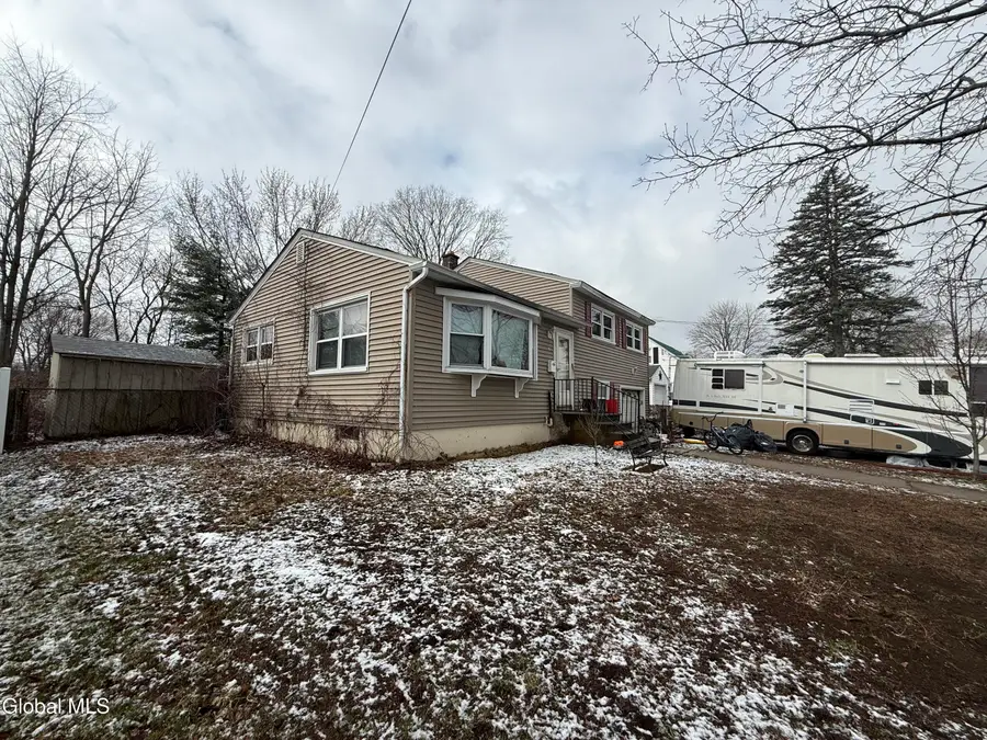 6 Carleton Court, Glens Falls, NY 12801 - #3