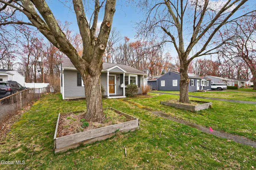 41 Vics Court, Colonie, NY 12205 - #3