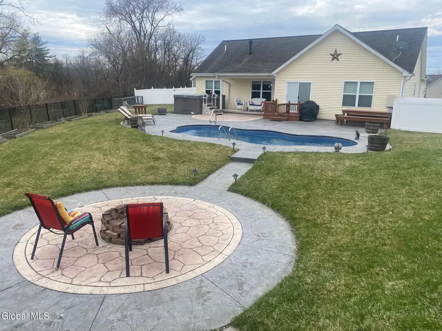 19 Autumn Lane, Troy, NY 12182 - #3