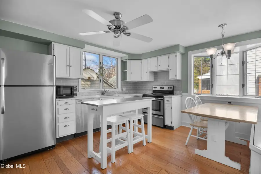 25 Forest Road, Bethlehem, NY 12054 - #3