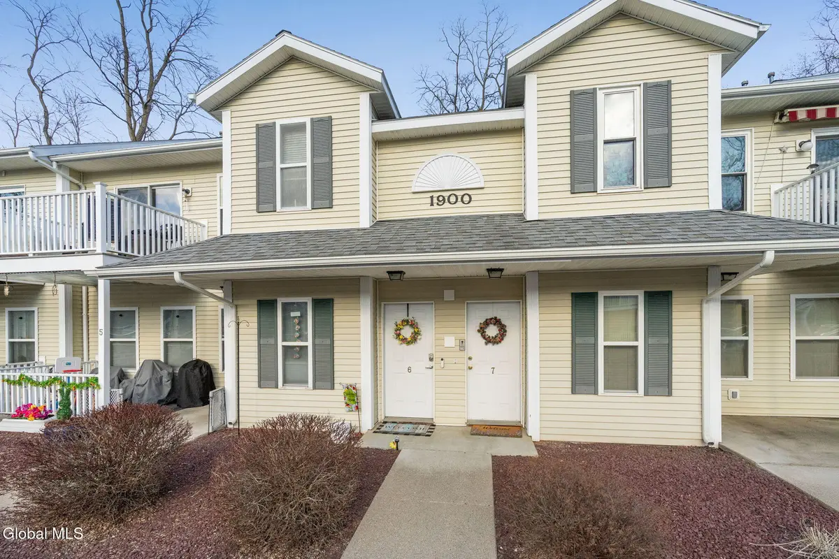 1906 Cambridge Manor Drive, Scotia, NY 12302 - #1