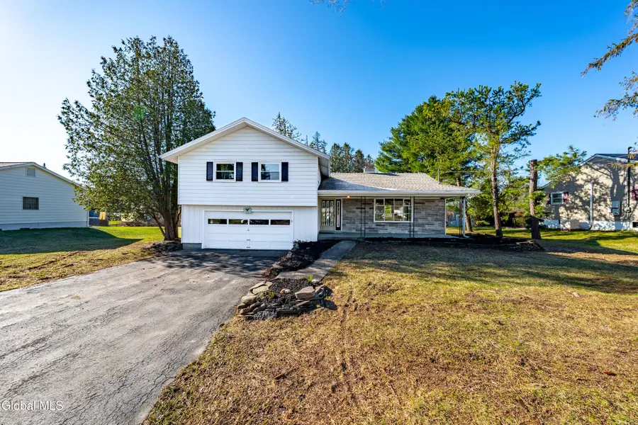 11 Green Acres Lane, Hagaman, NY 12086 - #2