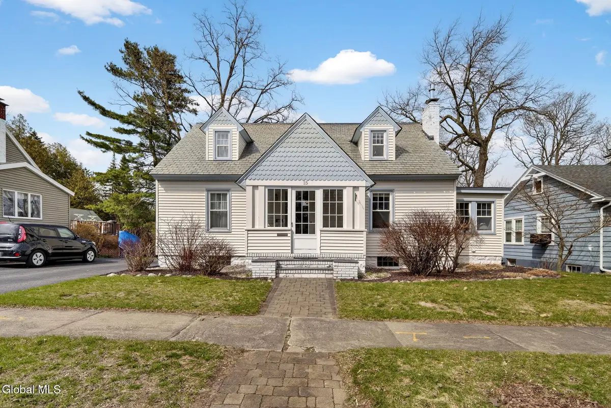 15 Irving Road, Scotia, NY 12302 - #1