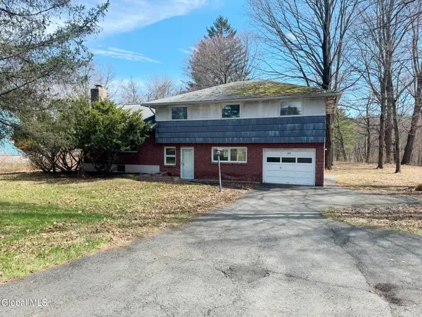 32 Troy Road, East Greenbush, NY 12061