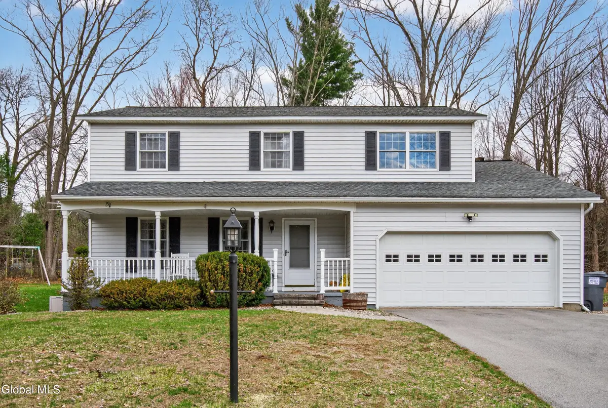 7 Gloucester Street, Clifton Park, NY 12065 - #1