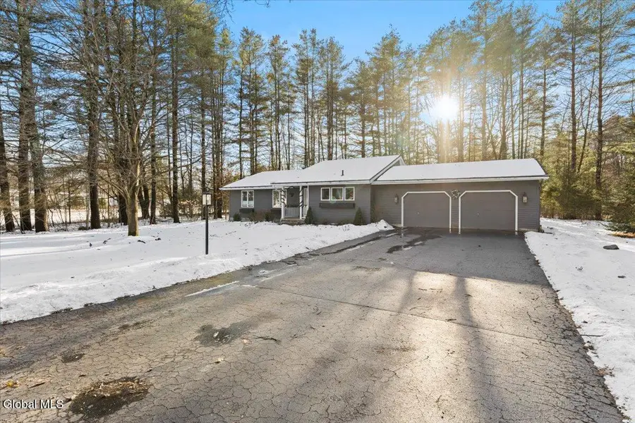 1 Foxhound Run, Saratoga Springs, NY 12866 - #2