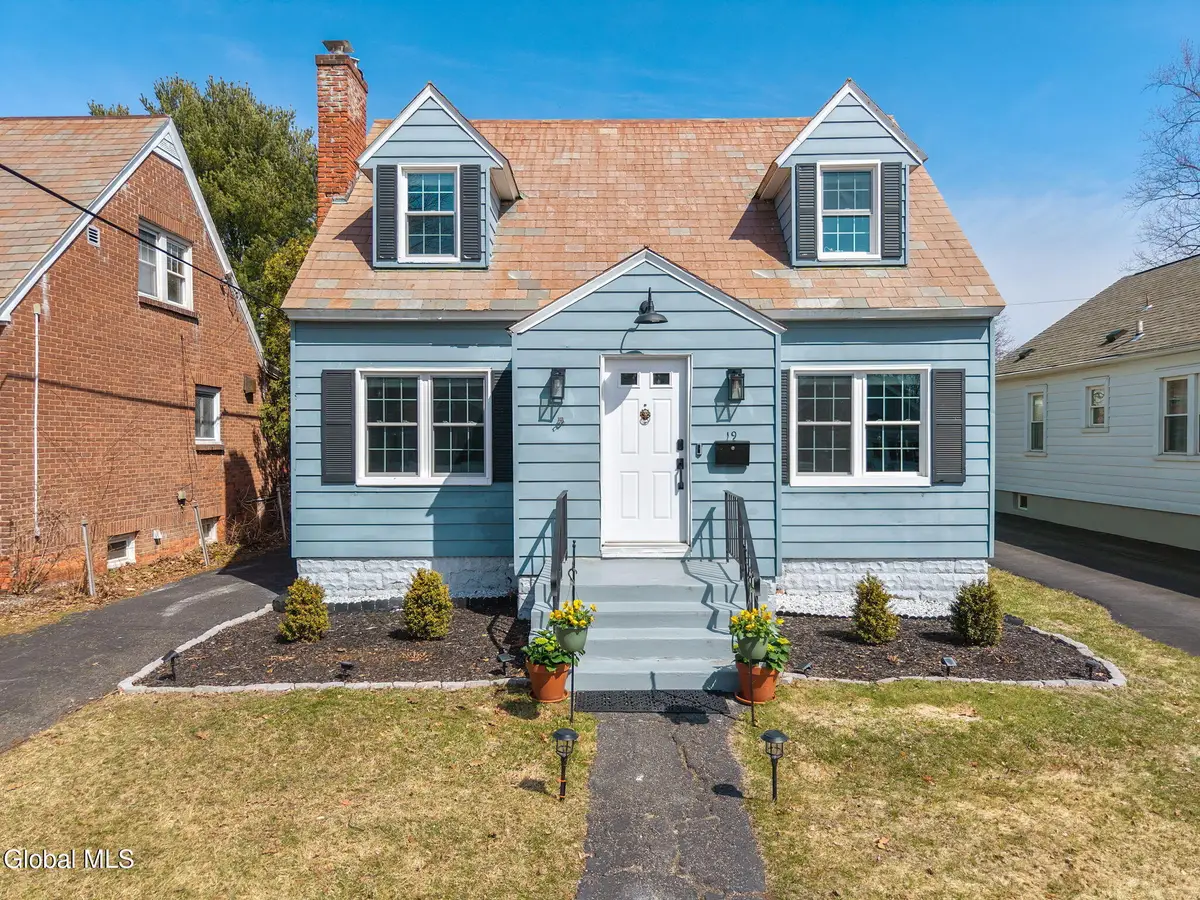 19 Fordham Court, Albany, NY 12209 - #1