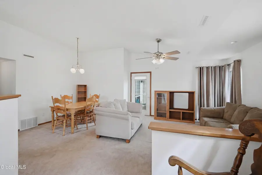 824 Ridge Circle, Troy, NY 12182 - #3