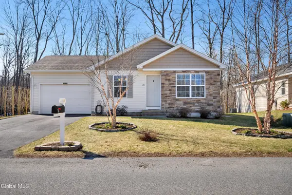 26 Parkview Lane, Glens Falls, NY 12801