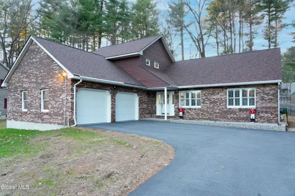 6 Crown Pt., Clifton Park, NY 12019