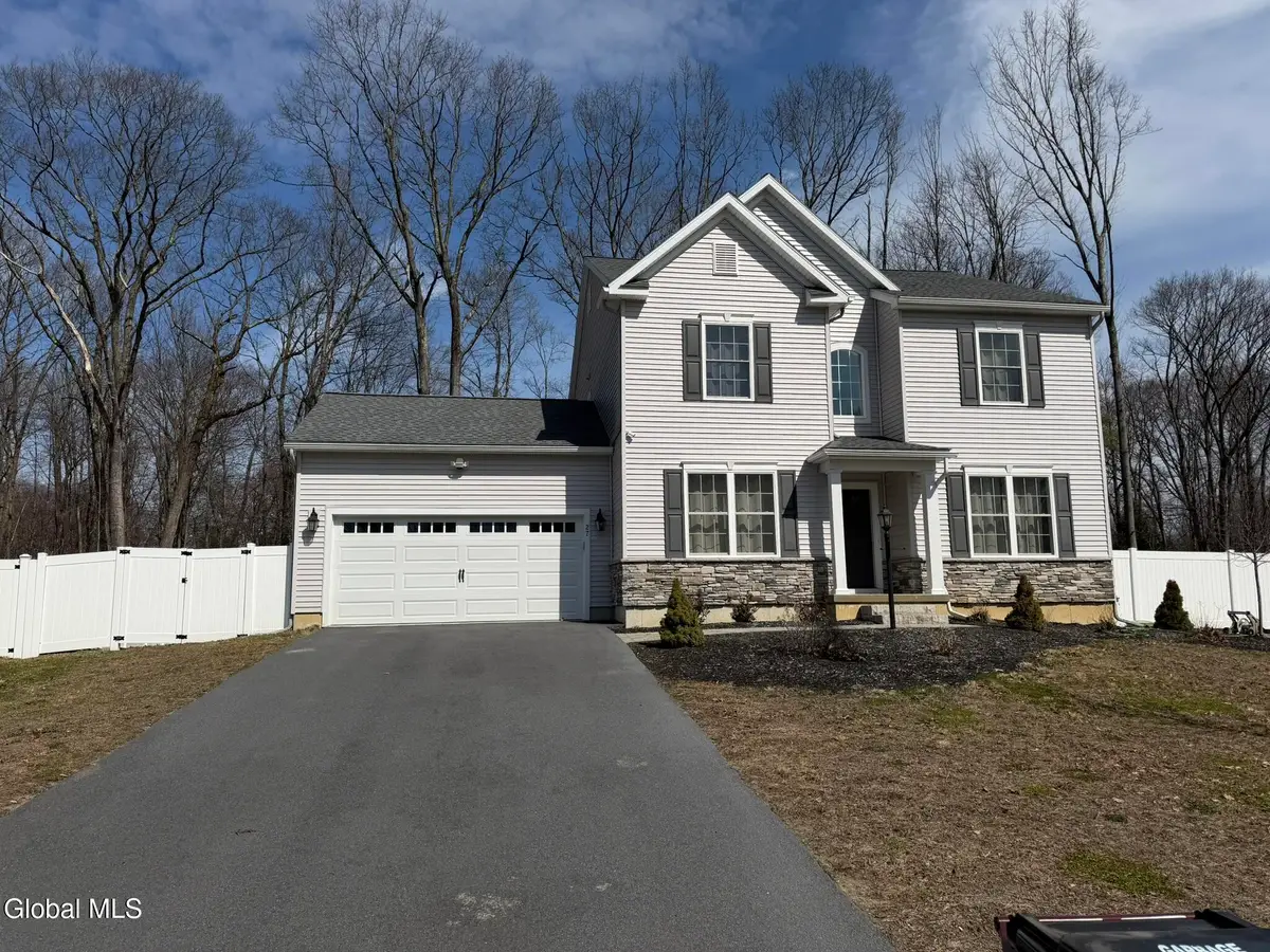 27 Spencer Street, Clifton Park, NY 12065 - #1