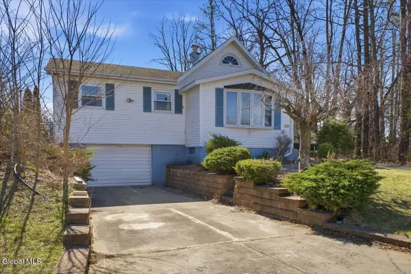 2734 Clyde Avenue, Rotterdam, NY 12306