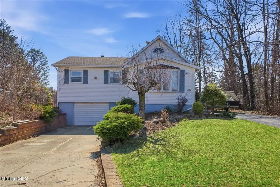 2734 Clyde Avenue, Rotterdam, NY 12306 - #2