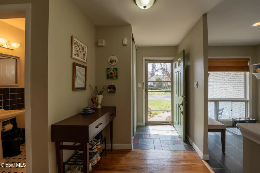 52 Hawthorne Avenue, Albany, NY 12203 - #3