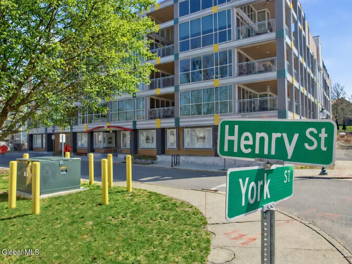 128 Henry Street #APT 203, Saratoga Springs, NY 12866 - #1