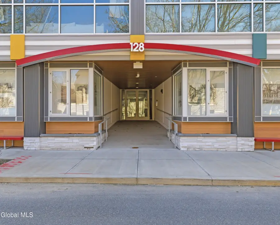 128 Henry Street #APT 203, Saratoga Springs, NY 12866 - #3
