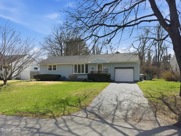 10 Knadler Drive, Colonie, NY 12110