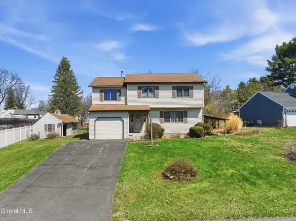 14 Leonard Drive, Colonie, NY 12309