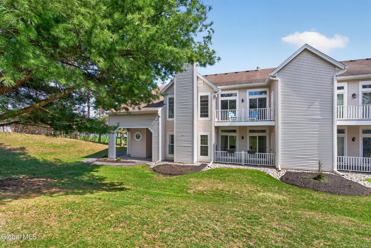 321 Diamond Rock Circle, Troy, NY 12182 - #1