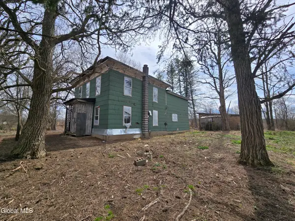 682 Darrow Road, Root, NY 12166