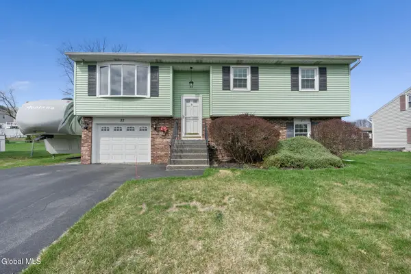 33 Abby Road, Colonie, NY 12110