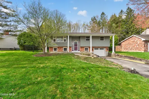 3 Woodside Court, North Greenbush, NY 12198