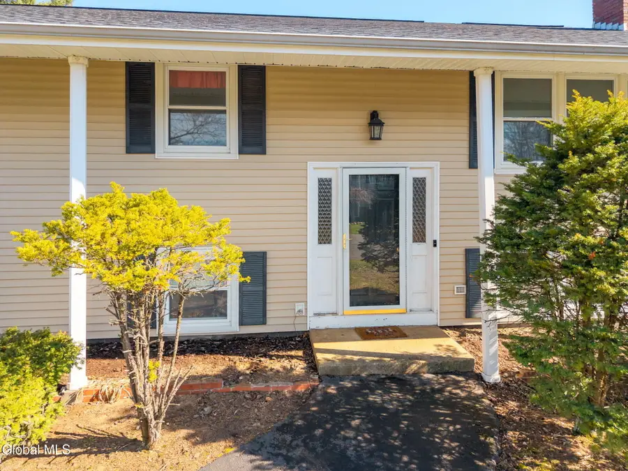 4 Wertman Lane, Albany, NY 12211 - #3