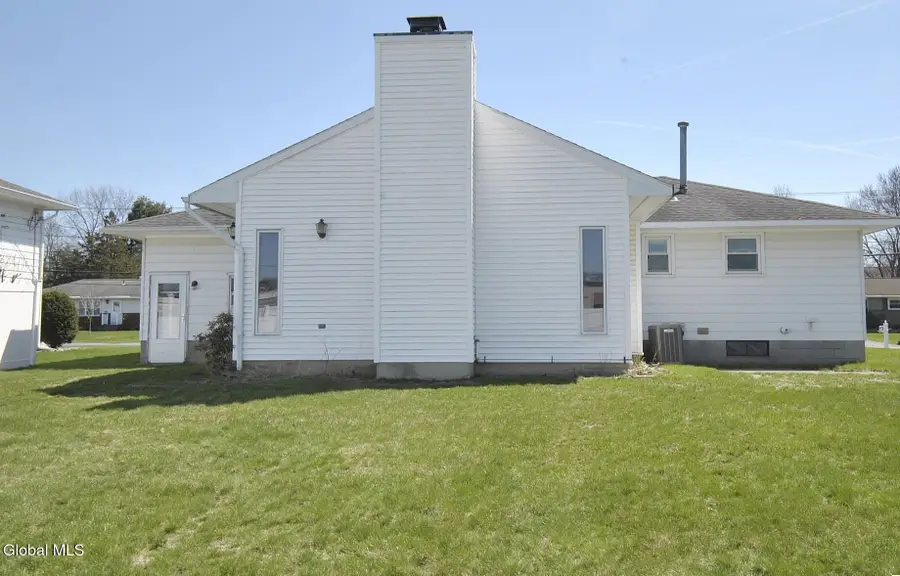 14 Kenlyn Drive, Colonie, NY 12205 - #3