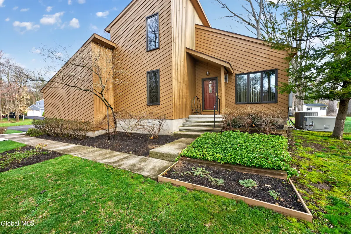 10 Durham Way, Clifton Park, NY 12065 - #1