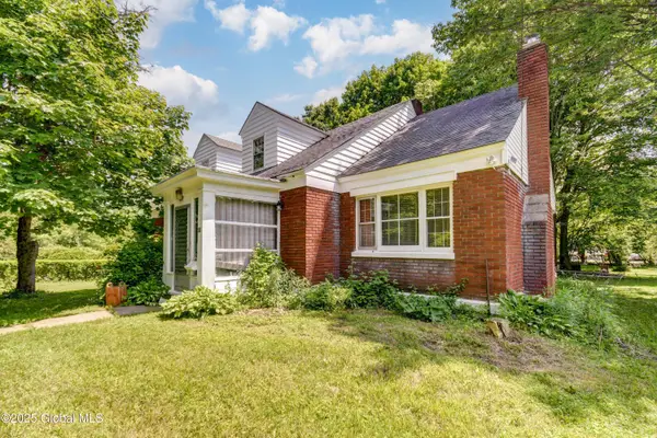 55 Crescent Avenue, Amsterdam, NY 12010