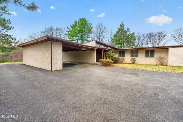 20 Alsid Court, Brunswick, NY 12180