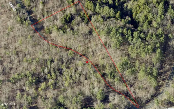 10 Jasmine Road, Stephentown, NY 12168