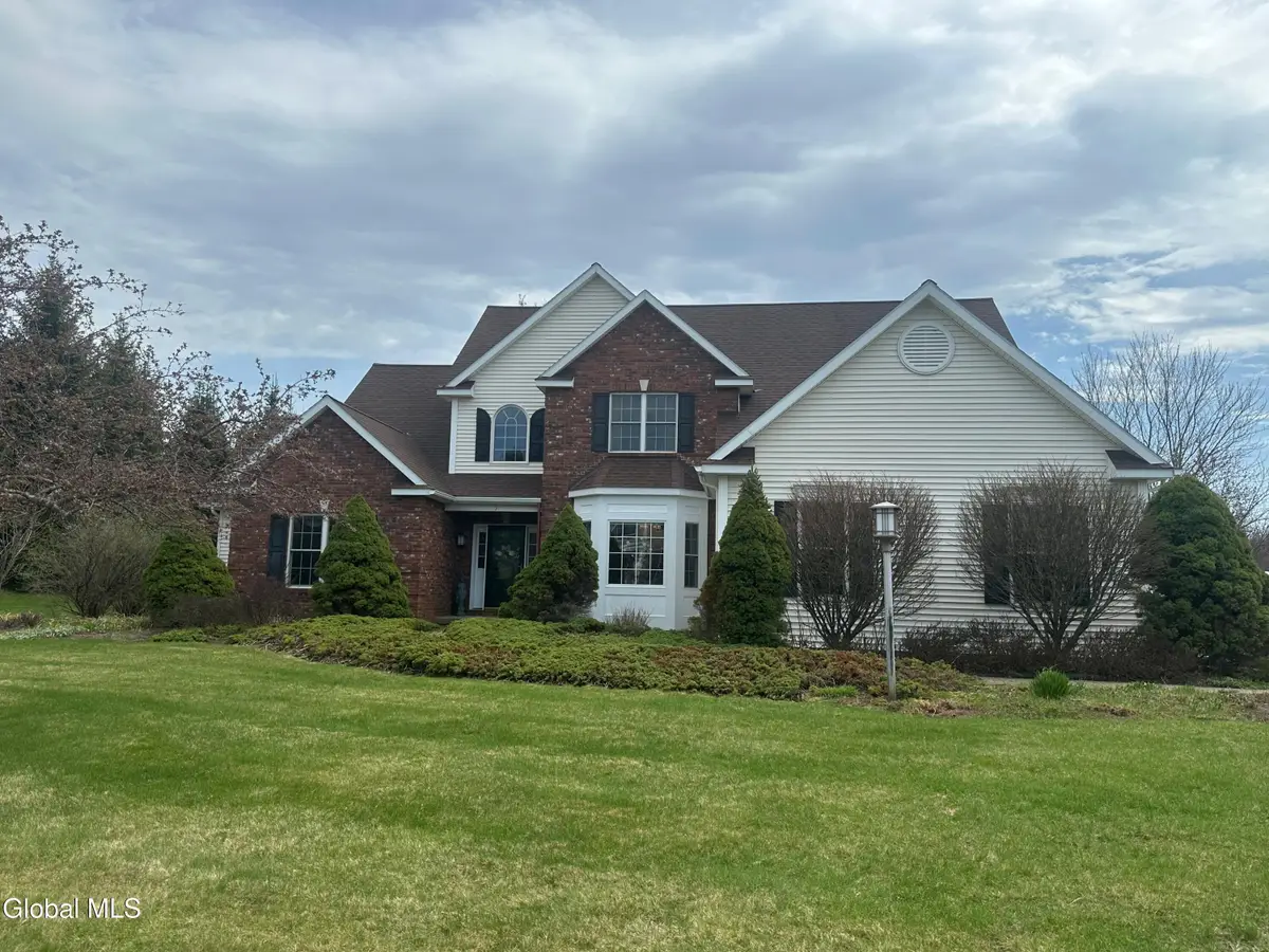 5 Avallon Way, Guilderland, NY 12009 - #1