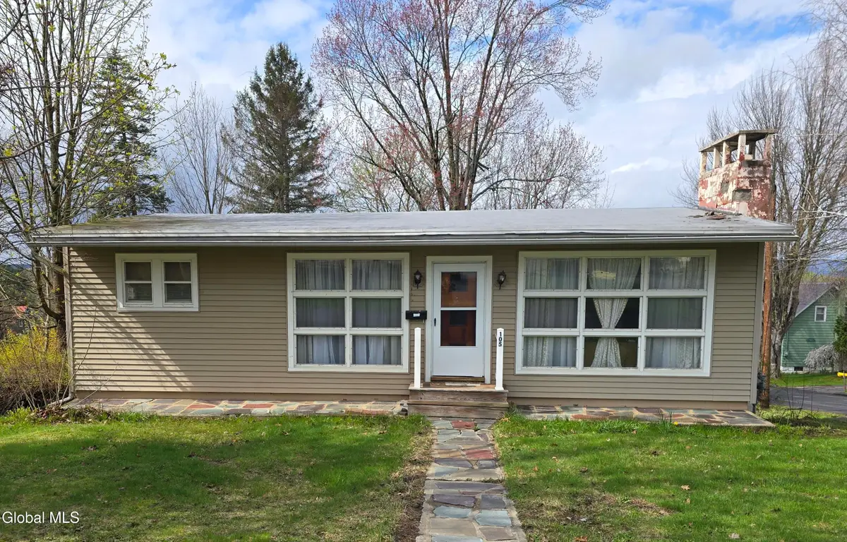 105 E 6th Avenue, Johnstown, NY 12095 - #1