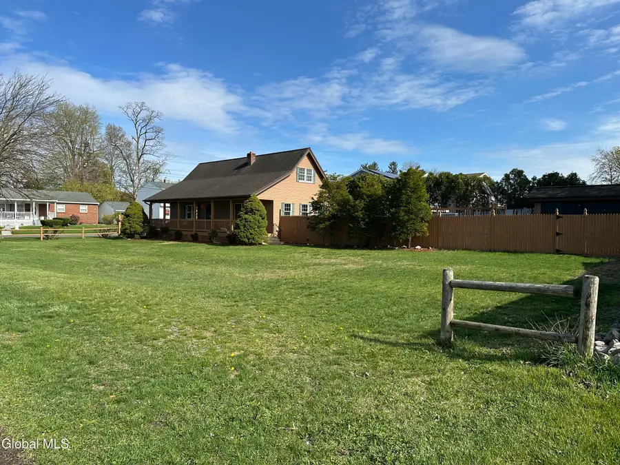 1825 Greenpoint Avenue, Schenectady, NY 12303 - #3