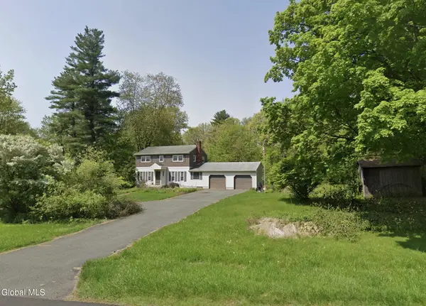 34 Werner Road, Halfmoon, NY 12065