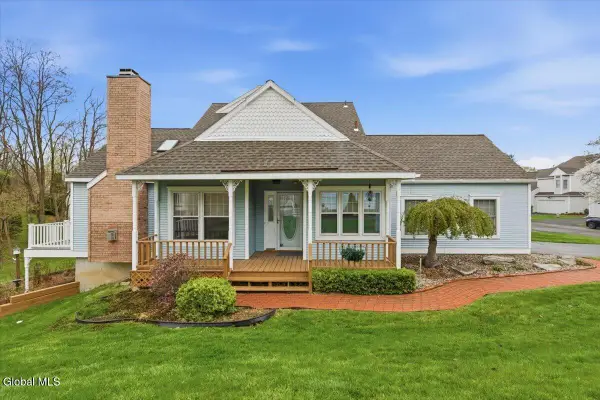 18 Kensington Place, Albany, NY 12209