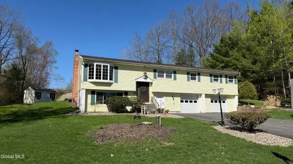 31 Sterup Drive, Pittstown, NY 12180