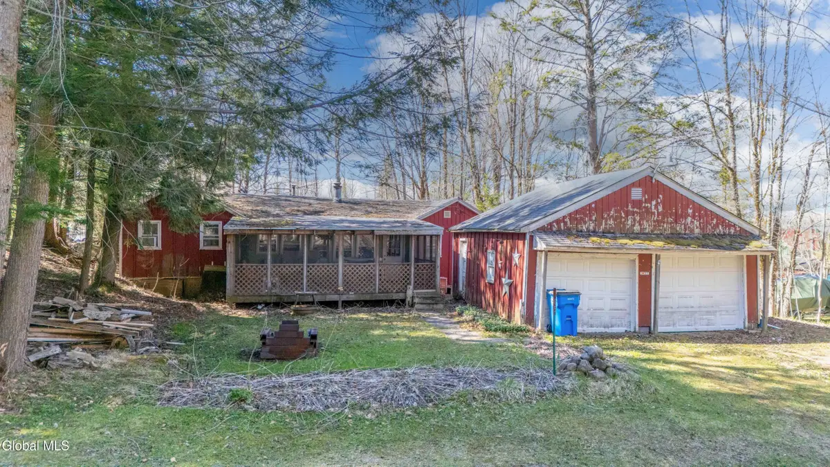 105 4th Avenue, Gloversville, NY 12078 - #1