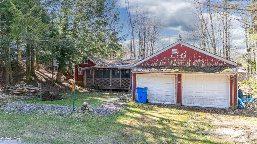 105 4th Avenue, Gloversville, NY 12078 - #2